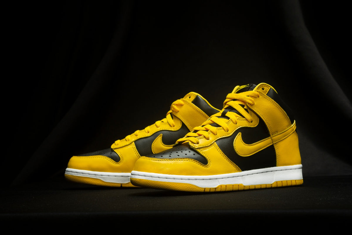RAFFLE: Nike Dunk High SP “BLACK/VARSITY MAIZE”