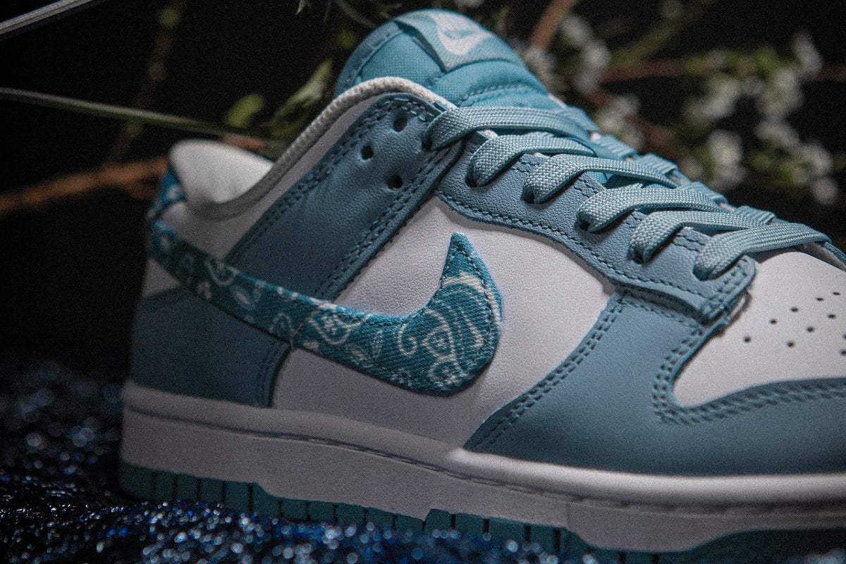 RAFFLE: WMNS NIKE DUNK LOW ESSENTIAL "PAISLEY PACK WORN BLUE"