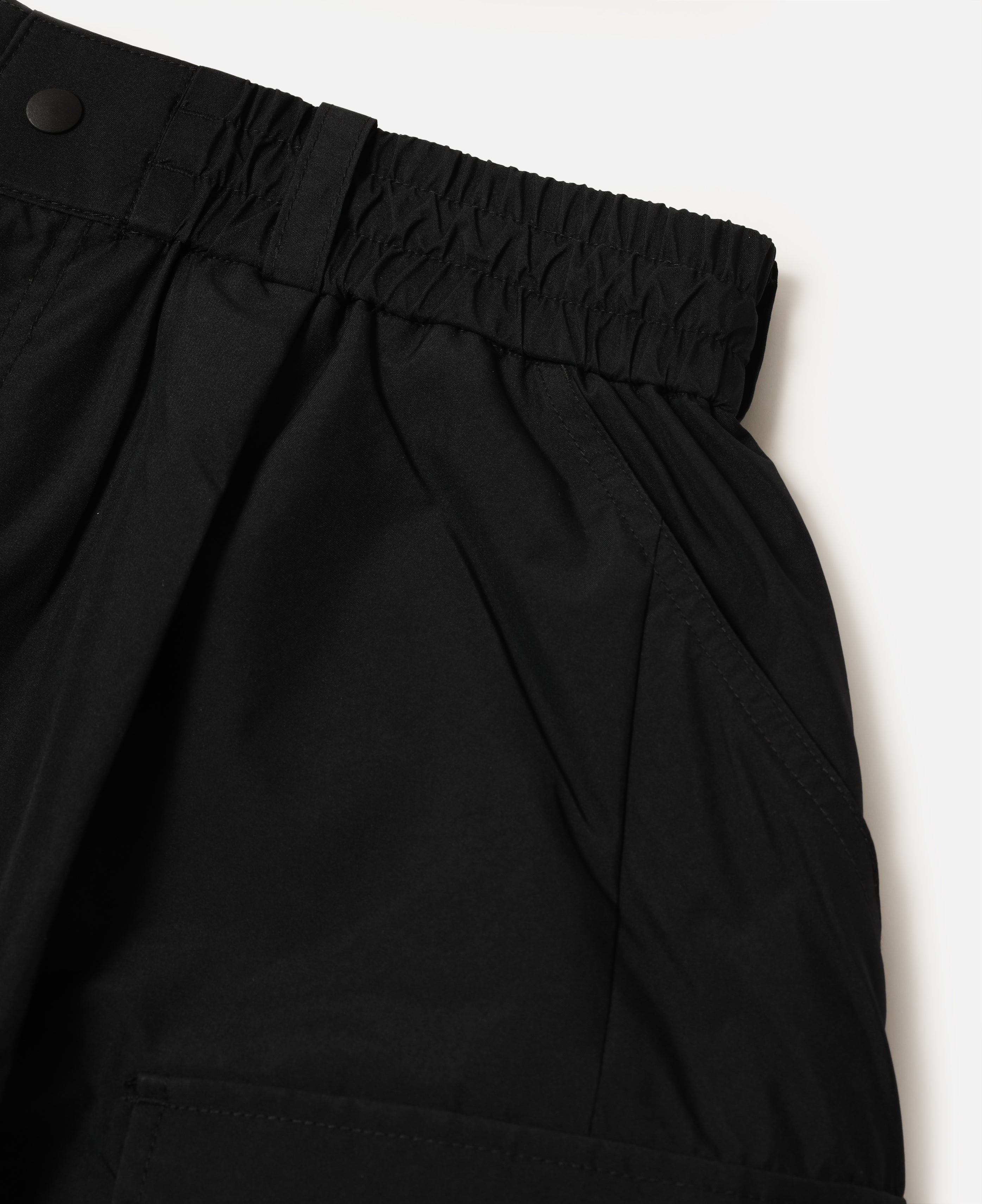 Phenix Windstopper® By Gore-Tex Labs City Mega Pocket Balloon Cargo Half Pants (Black)