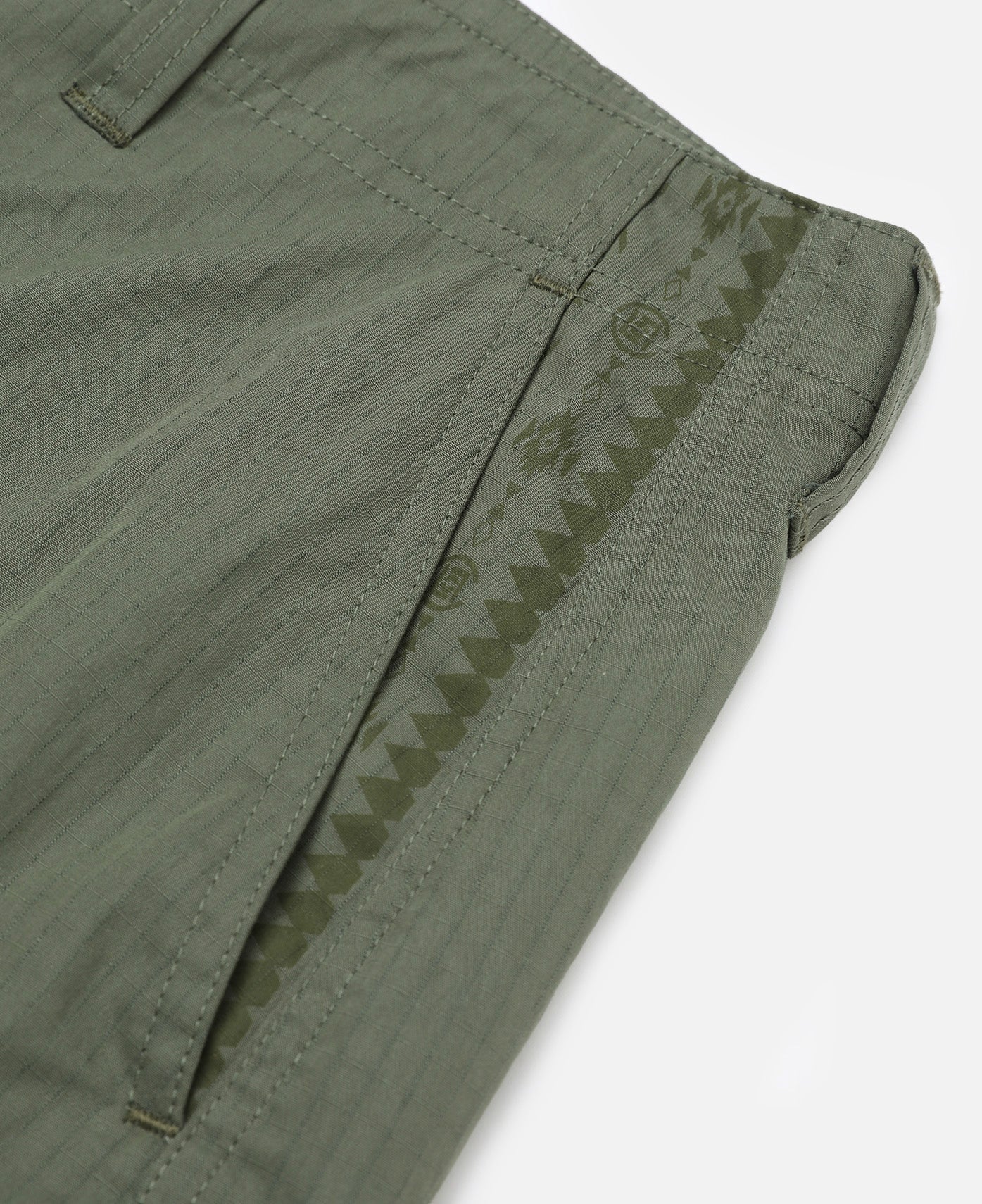 Embroidery Cargo Shorts (Olive)